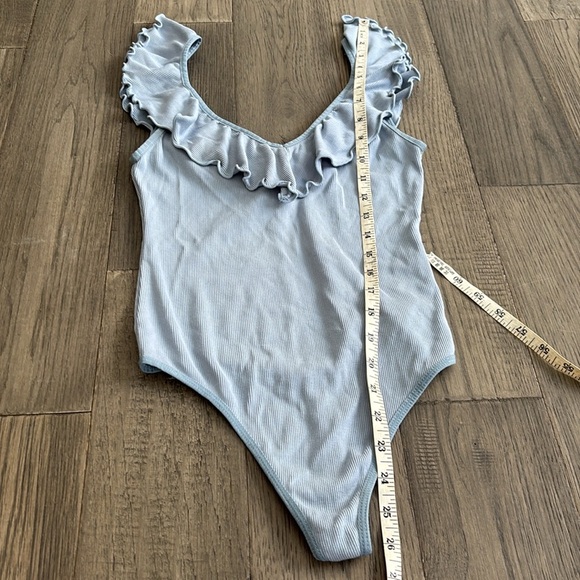 Wilfred | Aritzia light baby blue dannette ruffle sleeve tank bodysuit Size M - Picture 9 of 13
